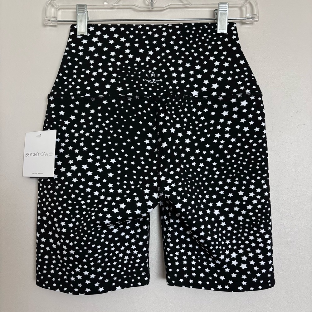 Beyond Yoga High Waist Bike Shorts Star Print Size Small NEW Black White Active - Picture 5 of 11